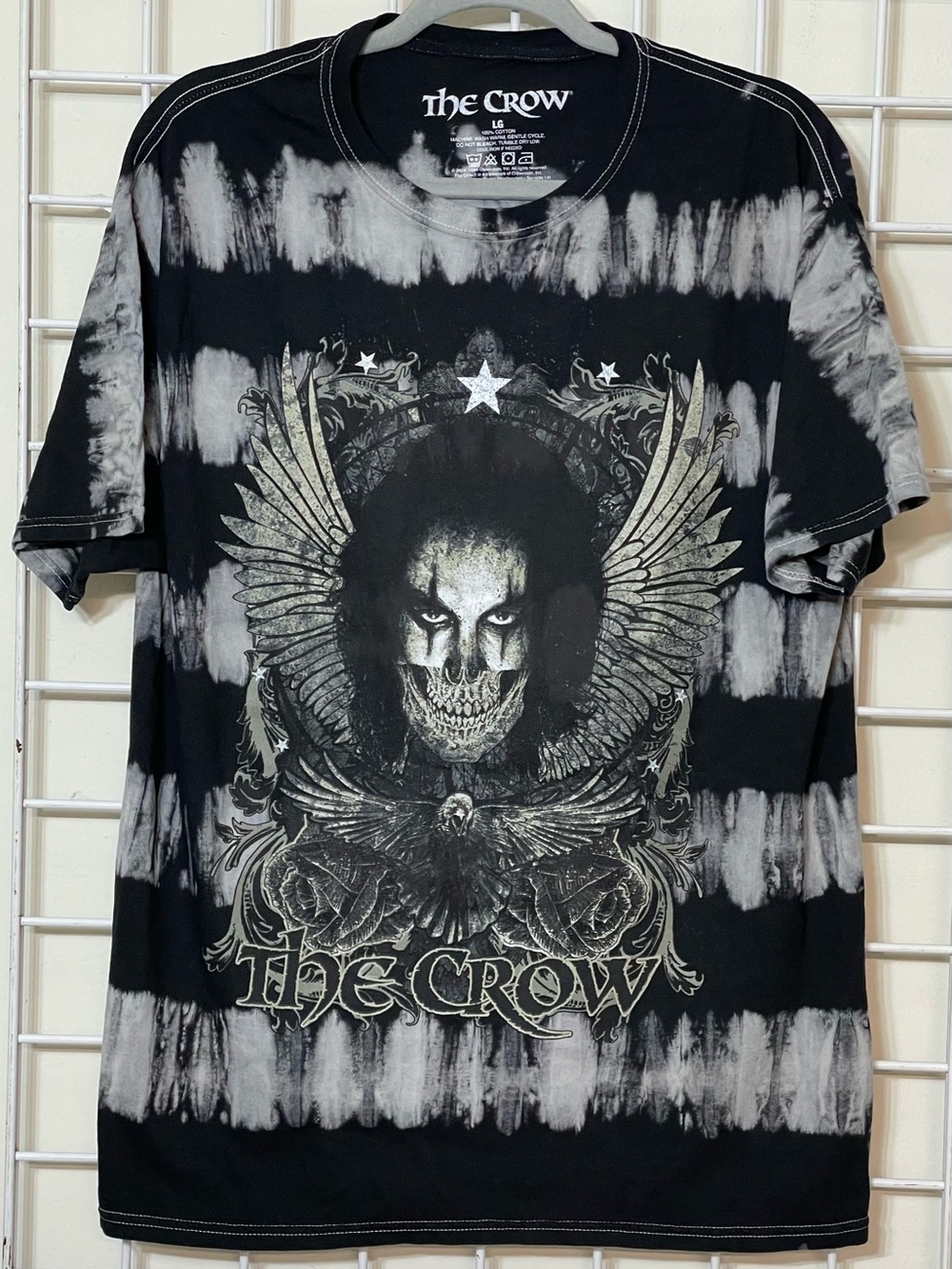The Crow Black & White Tie-Dye Winged Skull Graphic Tee Size Large New No Tag